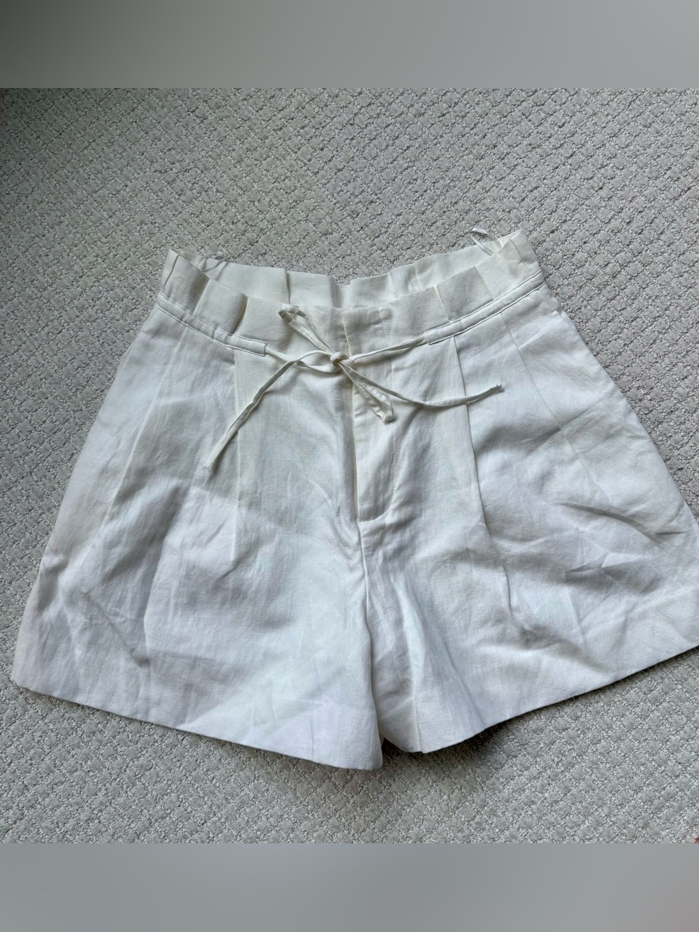 Zara White Shorts NWOT size XS